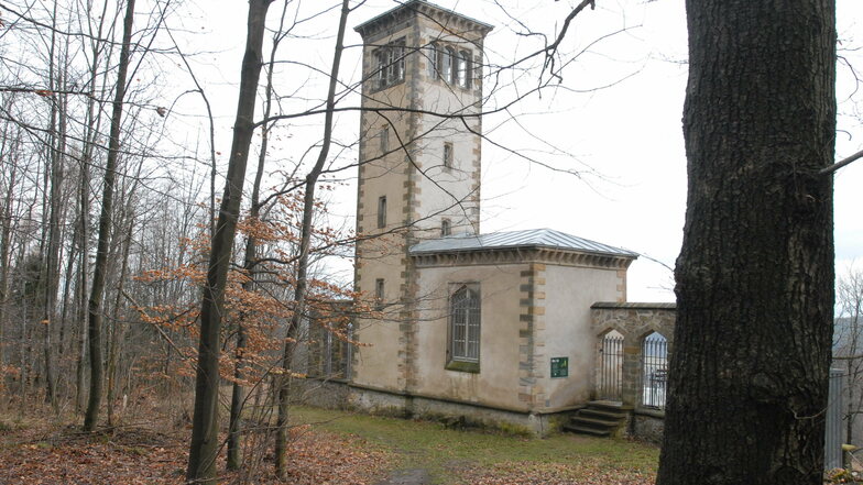 Ottos Eck steht im Naundorfer Schlosspark. Nach diesem Pavillon hat sich auch der Heimatverein des Ortes benannt.