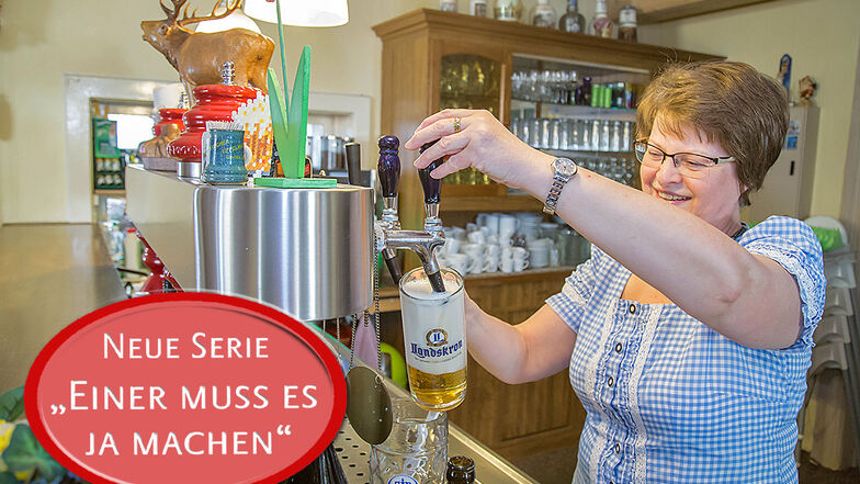SZ-Redakteurin Gabriela Lachnit übt sich als Kellnerin im Berggasthof in Jauernick-Buschbach.