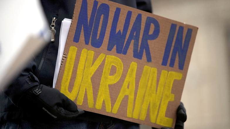Friedenskundgebung in Pirna: Ein klares Zeichen gegen den Krieg in der Ukraine setzen.