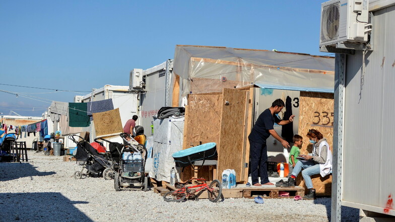 Flüchtlinge im Flüchtlingslager Karatepe auf Lesbos: Ankommende Asylbewerber mit geringer Bleibechance sollen schneller und direkt von der EU-Außengrenze abgeschoben werden können.