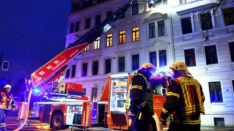 Die Feuerwehr löschte einen Wohnungsbrand in der Zittauer Straße in Görlitz.