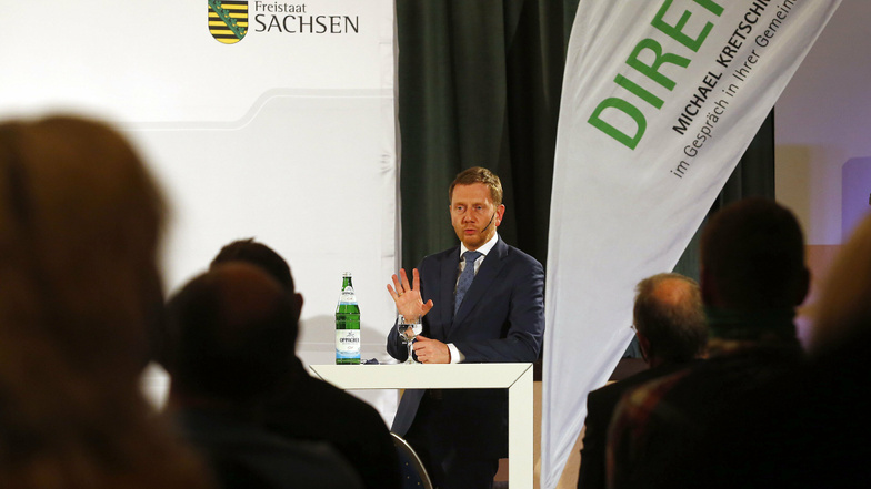 Sachsens Ministerpräsident Michael Kretschmer stellte sich am Donnerstagabend in der Gemeinde Haselbachtal den Fragen der Zuhörer.