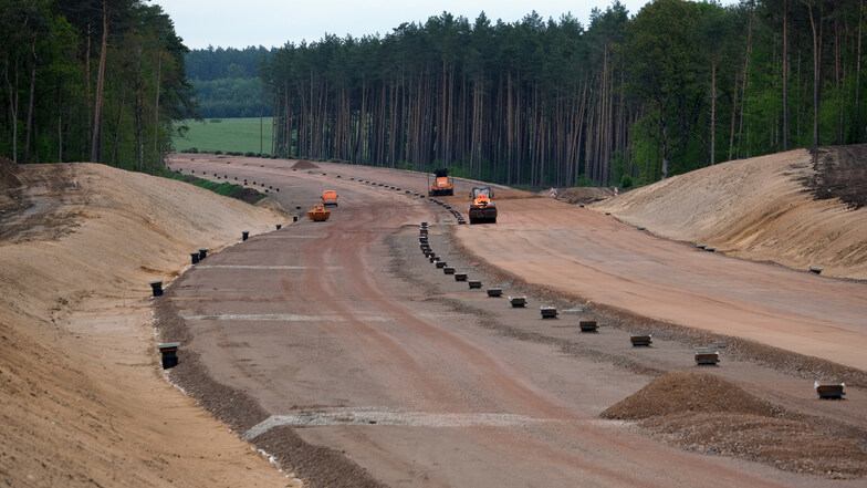 Der Verlauf der Trasse für den Bauabschnitt der A14-Verlängerung zwischen Colbitz und Dolle nimmt Gestalt an.