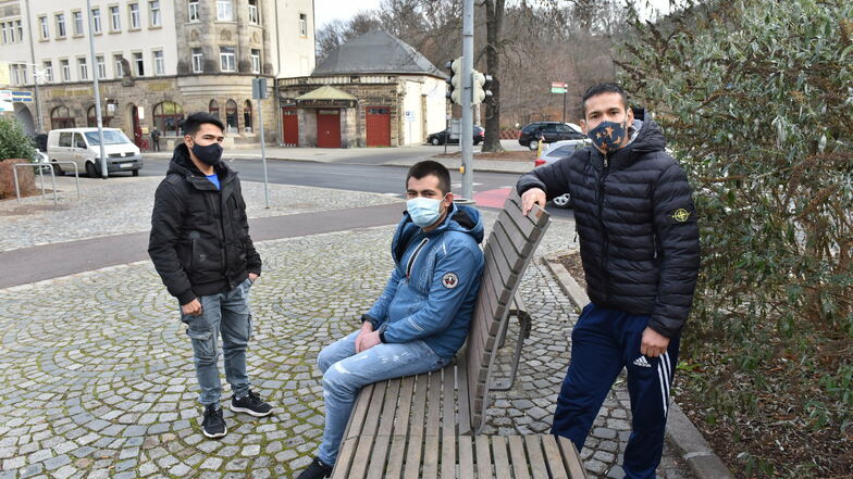Abdullah Azimi, Amir Ali und Gholem Reza (v.r.) in Freital. Ihr Leben steckt in einer Sackgasse.