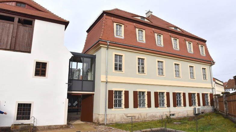 Eine der Veränderungen am Dippser Museum, die von außen am deutlichsten sichtbar ist: die Verbindungsbrücke zwischen Gerberwerkstatt und Haupthaus.