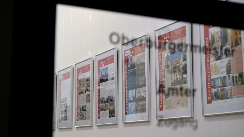 Im Rathaus Meißen ist derzeit eine Ausstellung zum Bauherrenpreis zu sehen.