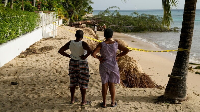 Auf Barbados hat "Beryl" bereits schwere Schäden hinterlassen. Jetzt zieht der Hurrikan auf Jamaika zu.