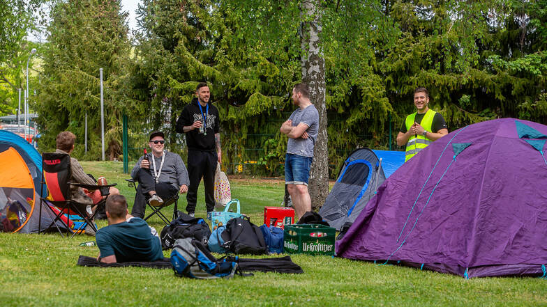 Die Jugendwiese ist der Partyort für feiernde Campinggäste- besonders am Himmelfahrtstag. Ein Sicherheitsdienst achtet darauf, dass es nicht zu hoch hergeht.