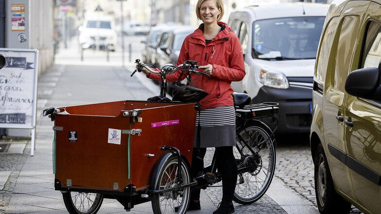 Maria Schwalbe-Anker schwört auf ihr Lastenrad. Damit transportiert sie die Kinder, fährt einkaufen.