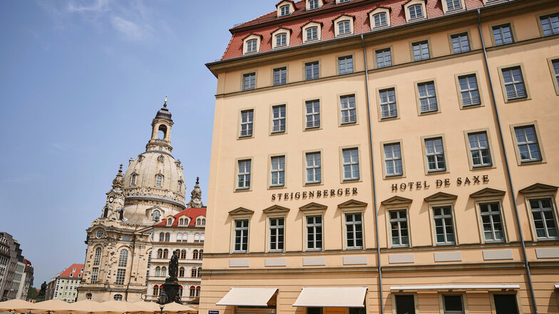Blick auf das "Steigenberger Hotel de Saxe" am Dresdner Neumarkt.