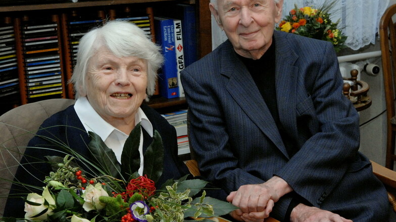 Kirchenmusiker Herbert Gadsch hier bei seinem 70. Ehejubiläum mit seiner Ilse 2007. Da waren beide 93 und 94 Jahre.