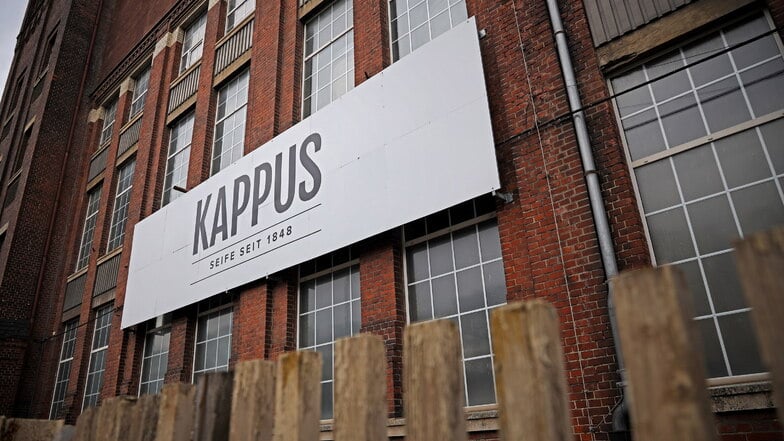 Am mehr als 100 Jahre alten Seifenfabrik-Gebäude in Riesa prangt der Name Kappus. Die Tage des Standorts scheinen jedoch gezählt.