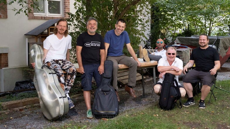 Jan Maihorn und die Musiker des Dresdner Notenpunkorchesters: Ben, Marc, Olli, Fritz und Clemens.