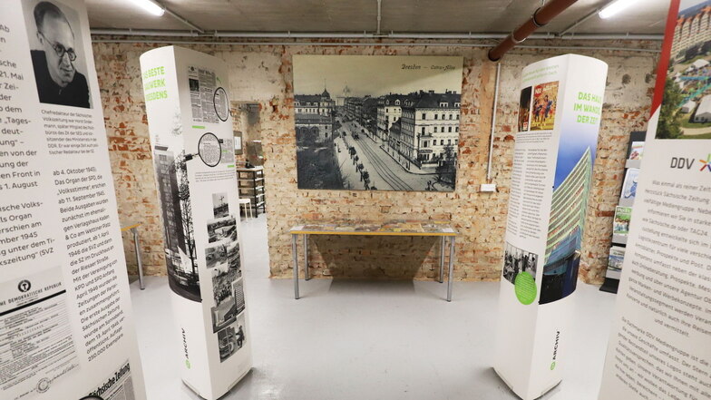 26.03.2024, Rundgang durch das Archiv der Sächsischen Zeitung im Haus der Presse, Ausstellung, Zeitreise, Geschichte, Historie, Sächsische Zeitung, Zeitungsgeschichte, DDV Mediengruppe. Foto:Foto: Thorsten Eckert