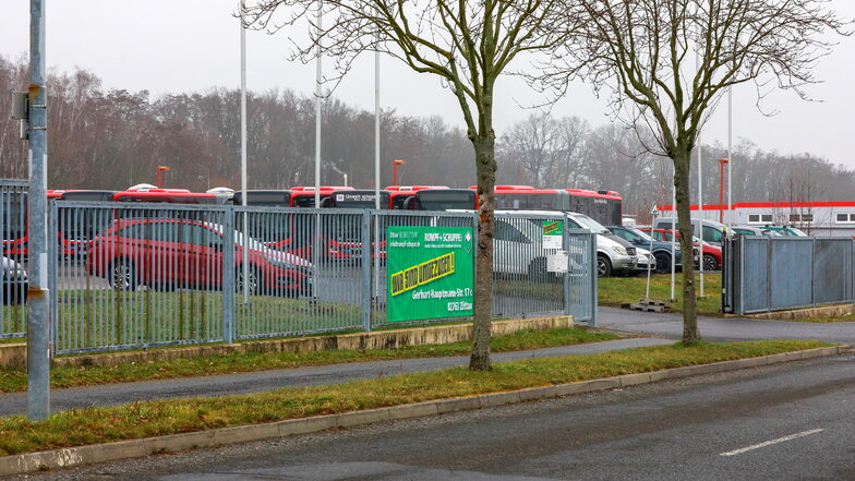 Wohin sind die vielen roten Busse von der Zittauer Schießwiese verschwunden?