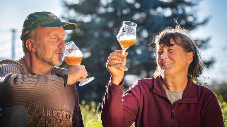 Auch beim Bier muss alles stimmen – nicht nur der Geschmack. Da sind sich die Hobby-Bierbrauer Steffen Zerbs und Andrea Reinhardt einig.