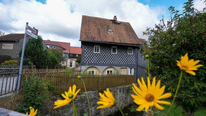 Eines der bekanntesten Umgebindehäuser: das Schunkelhaus in Obercunnersdorf.