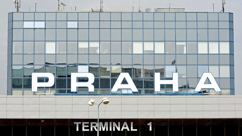 Flughafen Prag stoppt nach technischer Störung alle Abflüge