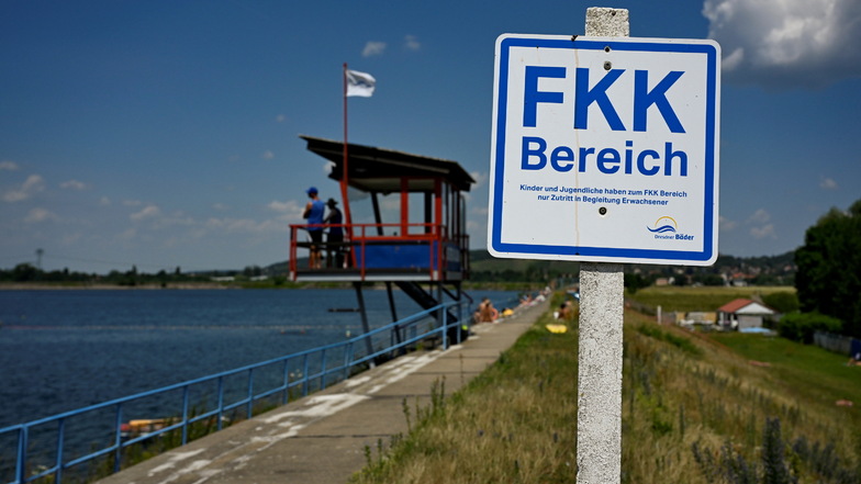 FKK hat eine lange Tradition in Ostdeutschland. Wie im Freibad Cossebaude, wo die Badegäste finden: „Nacktsein ist hier keine große Sache.“