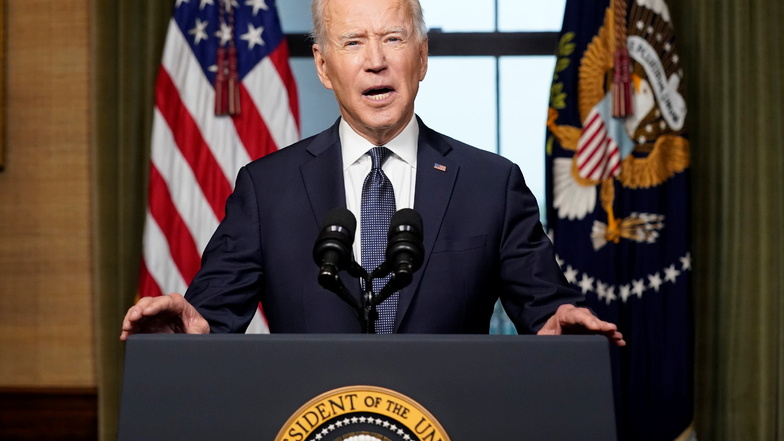 Als Vergeltung für einen Moskau zugeschriebenen Hackerangriff weist die US-Regierung um Präsident Joe Biden zehn russische Diplomaten aus - darunter auch fünf Mitarbeiter russischer Geheimdienste.