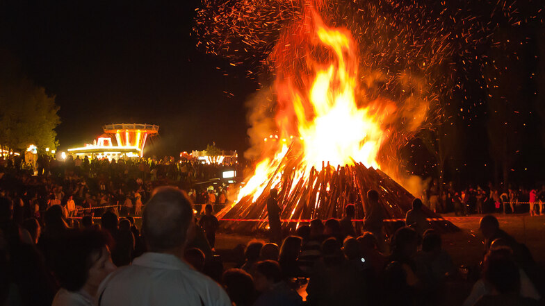 Mit dem Maifeuer wird in die O-See-Saison gestartet.