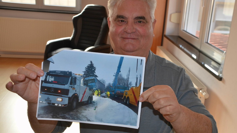 Klaus Dussa ist seit mehr als 30 Jahren Unternehmer. Selbst LKWs werden von seinen Mitarbeitern aus misslichen Lagen befreit.