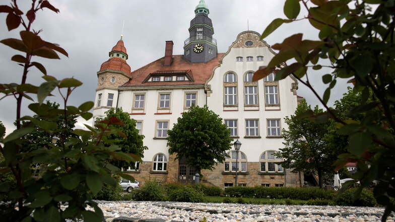 Im Rathaus von Großröhrsdorf kommt es in der ersten Dezemberwoche zu einer Schließung des Einwohnermeldeamtes.