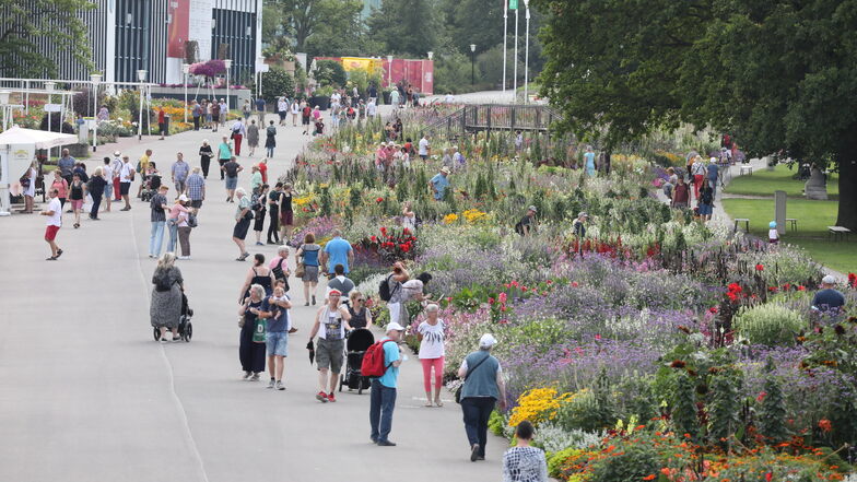 Bundesgartenschauen ziehen tausende Besucher an. OB Hilbert plant einen Ausflug zur nächsten "Buga".