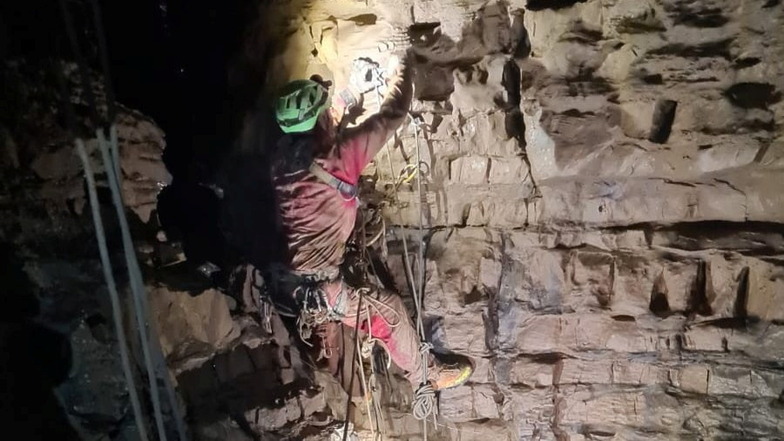 Nach mehr als 40 Stunden: Höhlenkletterin in Italien gerettet