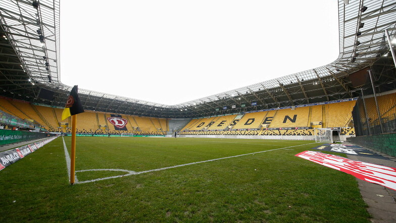 Bei Dynamos Heimspiel gegen 1860 München war der Platz in einem schlechten Zustand, nun soll der Rasen noch in diesem Jahr gewechselt werden.