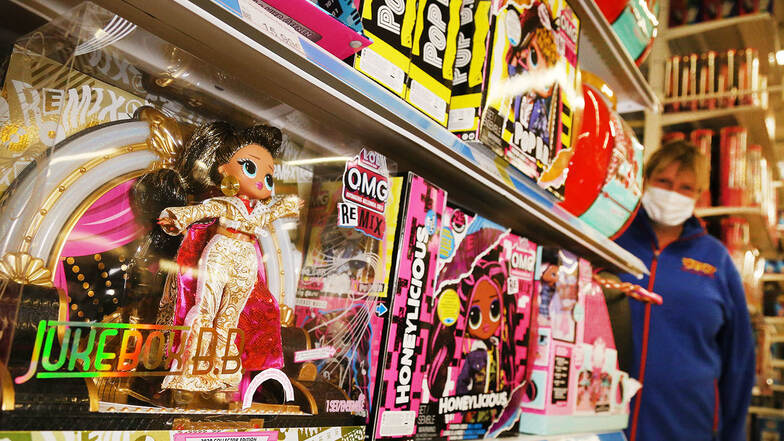 L.O.L. Surprise Puppen verbindet Spannung, Spiel und Sammelleidenschaft. Zu haben sind die Überraschungspuppen bei Smyths Toys.