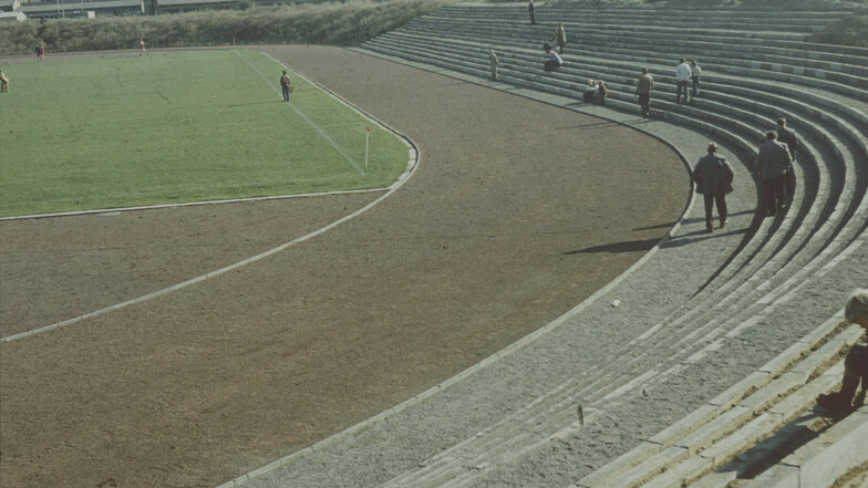 Die Anlage um 1977: Das Stadion bot nicht nur Möglichkeiten zum Fußballspielen. 