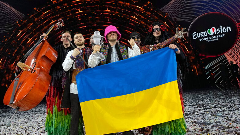 Die Gruppe Kalush Orchestra aus der Ukraine hat den Eurovision Song Contest (ESC) gewonnen.