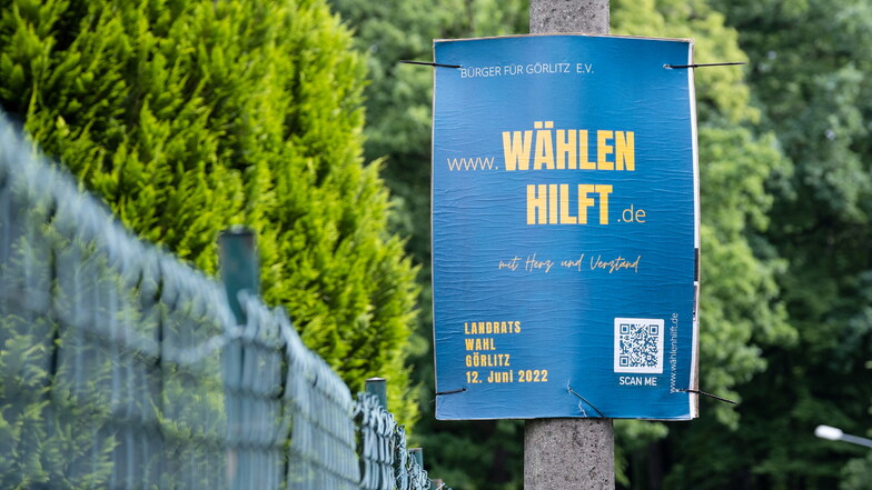Plakate wie dieses mit der Botschaft "Wählen hilft" haben die Bürger für Görlitz drucken und beispielsweise an der Görlitzer Kastanienallee anbringen lassen.