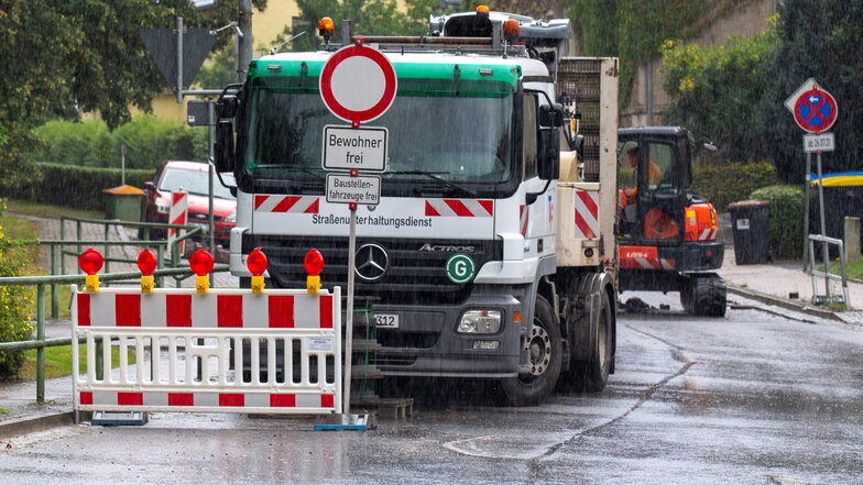 Die Talmühlenstraße in Tharandt Richtung Hartha ist derzeit wegen Bauarbeiten gesperrt. Eine Umleitung ist ausgeschildert.