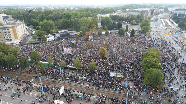 65.000 Menschen hatten sich am 3. September 2018 unter dem Slogan "wirsindmehr in Chemnitz versammelt