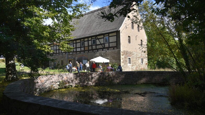 Die NABU-Naturschutzstation Schloss Heynitz will sich intensiv der Erhaltung und Anlage von Streuobstwiesen widmen.