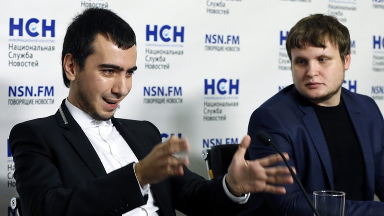 Die russischen Komiker Wladimir "Vovan" Krasnow (l.) und Alexej "Lexus" Stoljarow hatten sich gegenüber dem ARD-Magazin "Kontraste" dazu bekannt, hinter dem Fake-Anruf zu stehen.