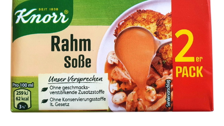 Nur noch zwei anstelle von drei Soßen sind in einer Packung der Knorr Rahm Soße enthalten.