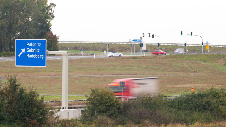 Auch die neue Abfahrt von der A4 nach Leppersdorf und Pulsnitz ist nun für den Verkehr freigegeben.