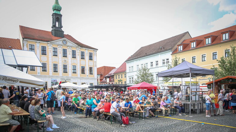 Zum Radeberger Bierstadtfest im vergangenen Jahr kamen nach Angaben der Stadtverwaltung etwa 26.000 Besucher.