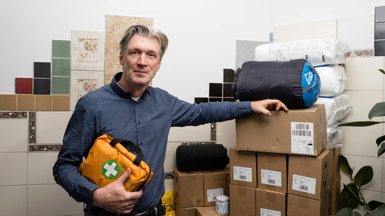 Aktuell sammeln Enrico Deege und andere Helfer Hilfsgüter für den Winter in der Ukraine.