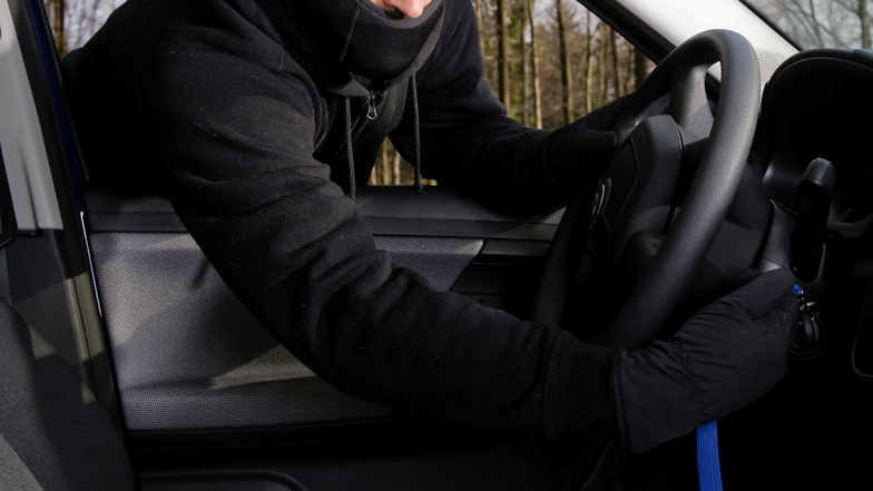 Zweifacher Autodiebstahl in Riesa: Der Polizeibericht