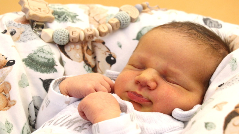 Emil war das letzte Baby, das 2023 im Pirnaer Klinikum zur Welt kam - am 30. Dezember. Mit ihm war auch der Vornamen-Favorit besiegelt.