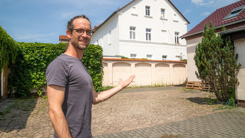 Martin Vetter ist mit seinem Hof in der Görlitzer Straße Gastgeber des ersten Hofkinos in Niesky.