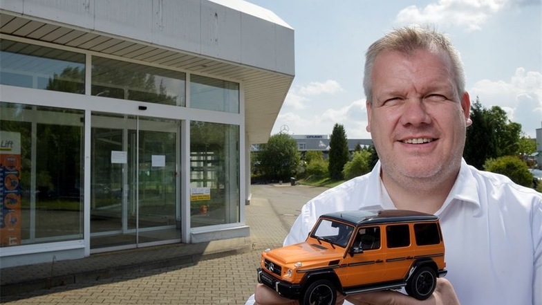 Frank Weike, Geschäftsführer Gruma Automobile Döbeln, erhält den Silbernen Meisterbrief und darf auf einen Preis hoffen.