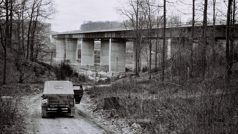 Die Brücke wurde am 1. Mai 1971 fertiggestellt. Dafür war im Vorfeld einiger Aufwand nötig.
