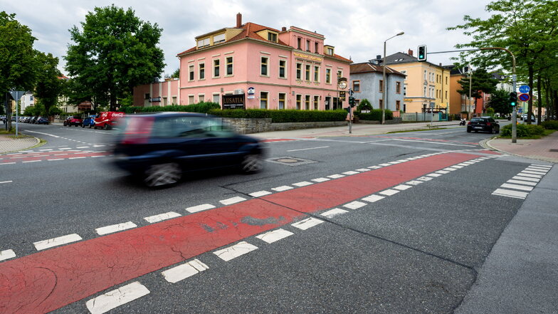 So sah die Kreuzung von Löbauer, Pauli- und Fichtestraße in Bautzen vor Beginn der Bauarbeiten aus. Seit Mitte September wird sie umgestaltet. Dafür ist jetzt eine Vollsperrung notwendig.