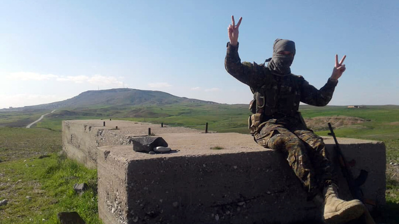 Agit ist einer von zahlreichen Ausländern,  der sich der syrischen Kurden-Miliz YPG angeschlossen hat. 
