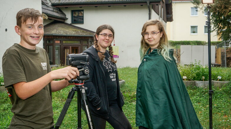 Sie sind einer der Gewinner: Leon Finn, Lilly (Mitte), Ina und drei weitere Akteure aus Neukirch haben mit ihrem Film „Melody“ einen Preis beim Schülerfilm-Festival „Film ab!“ gewonnen.